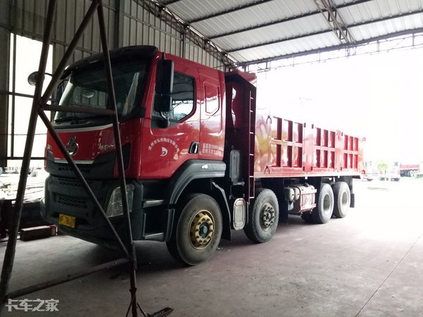 改轻量化货厢，换中置双顶液压缸，这台二手乘龙H5自卸车焕然一新