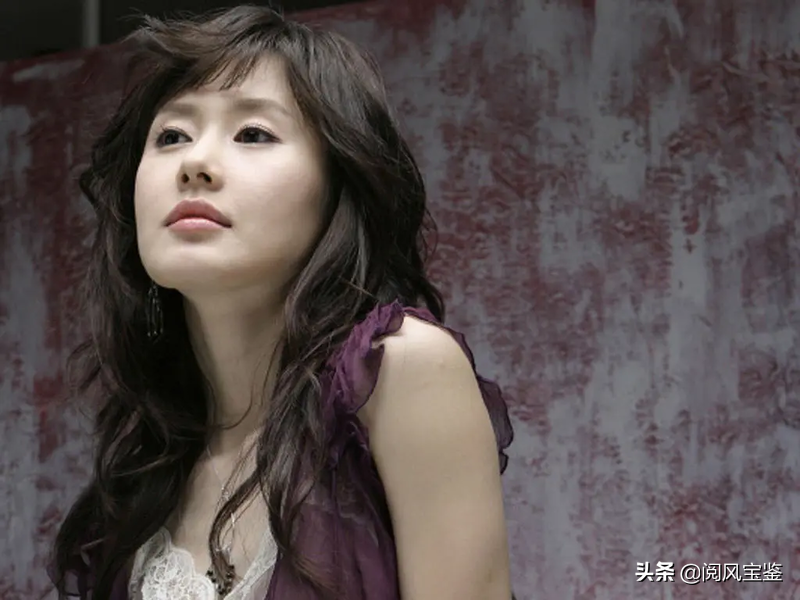 以前在海外剧场最受欢迎的女演员，49岁还没结婚，喝了之后怎么办？