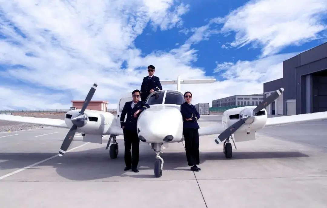 金堂一高校被誉为“四川最美大学”，民航类专业非常有优势