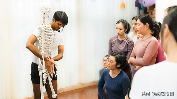 理疗瑜伽，瑜伽老师月入过万的秘密武器