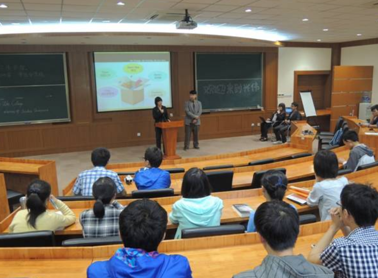 大学学费能有多贵？这所院校学费高达15万，只有两个专业