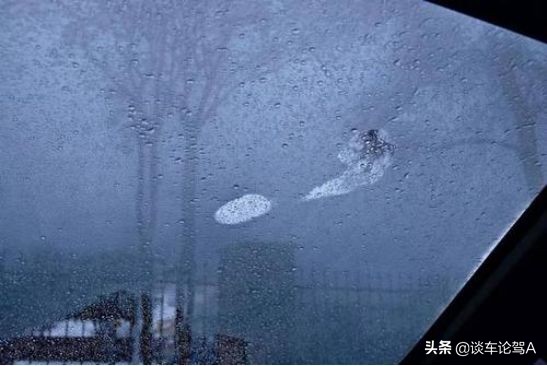 冬季開暖風，要不要開A/C,怎樣開暖風車里不起霧