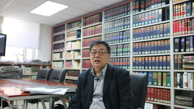 今后想当公务员，有哪些专业适合考公务员？为何推荐这4个专业？