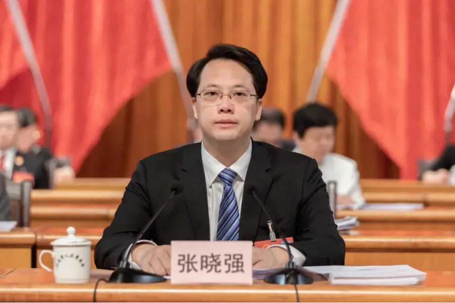 湖北两地市委书记同日履新，一人曾是全国地级市最年轻市长