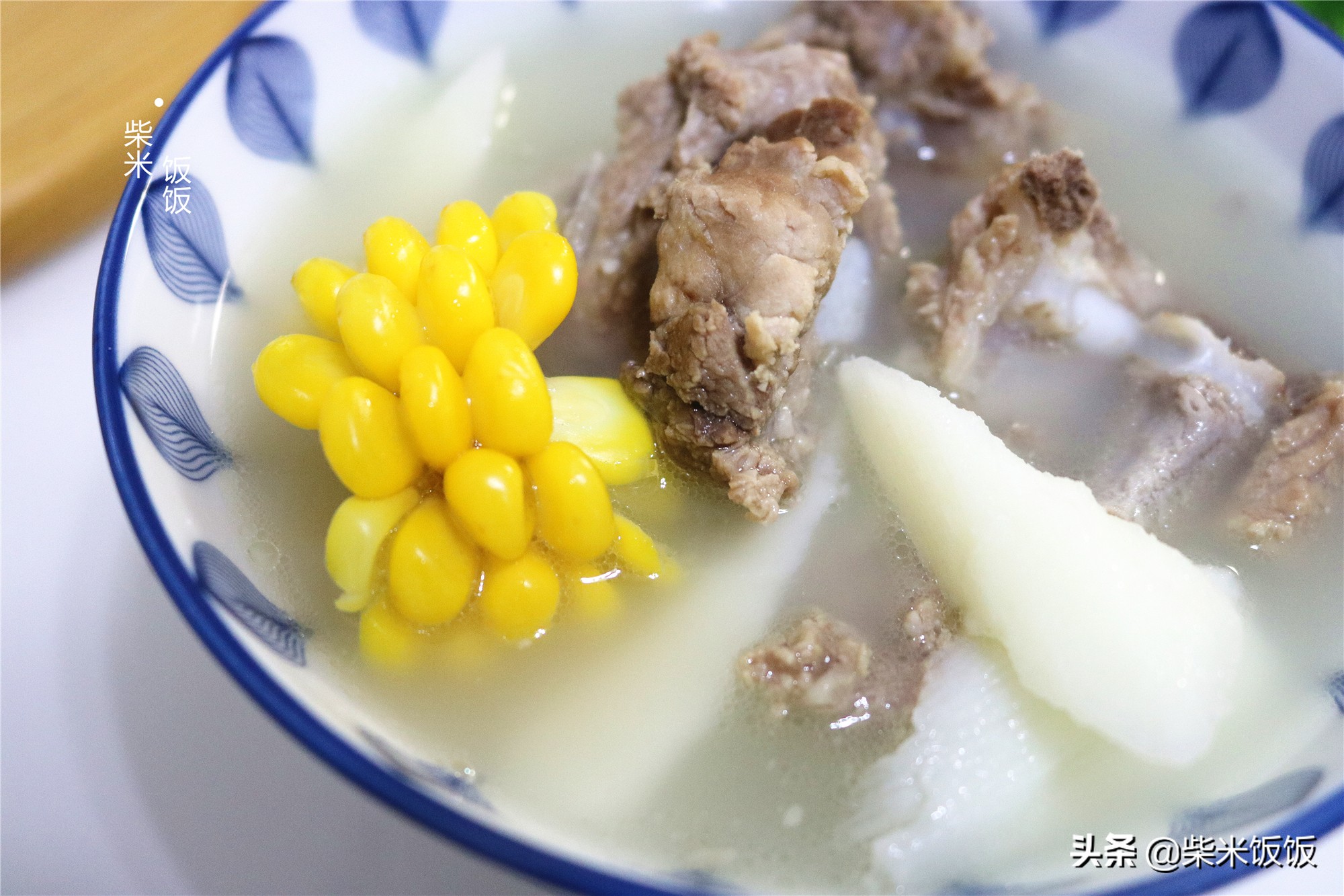 排骨炖汤，和这两种食材是绝配，家常味道，只放盐就很好喝