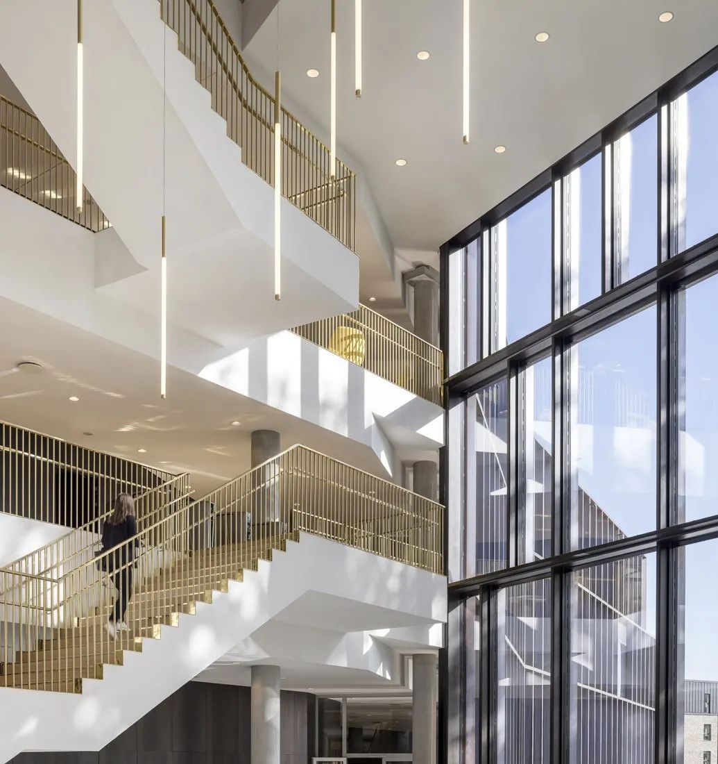 嘉士伯新总部大楼，可回收的黄铜外立面，示范了真正可持续理念