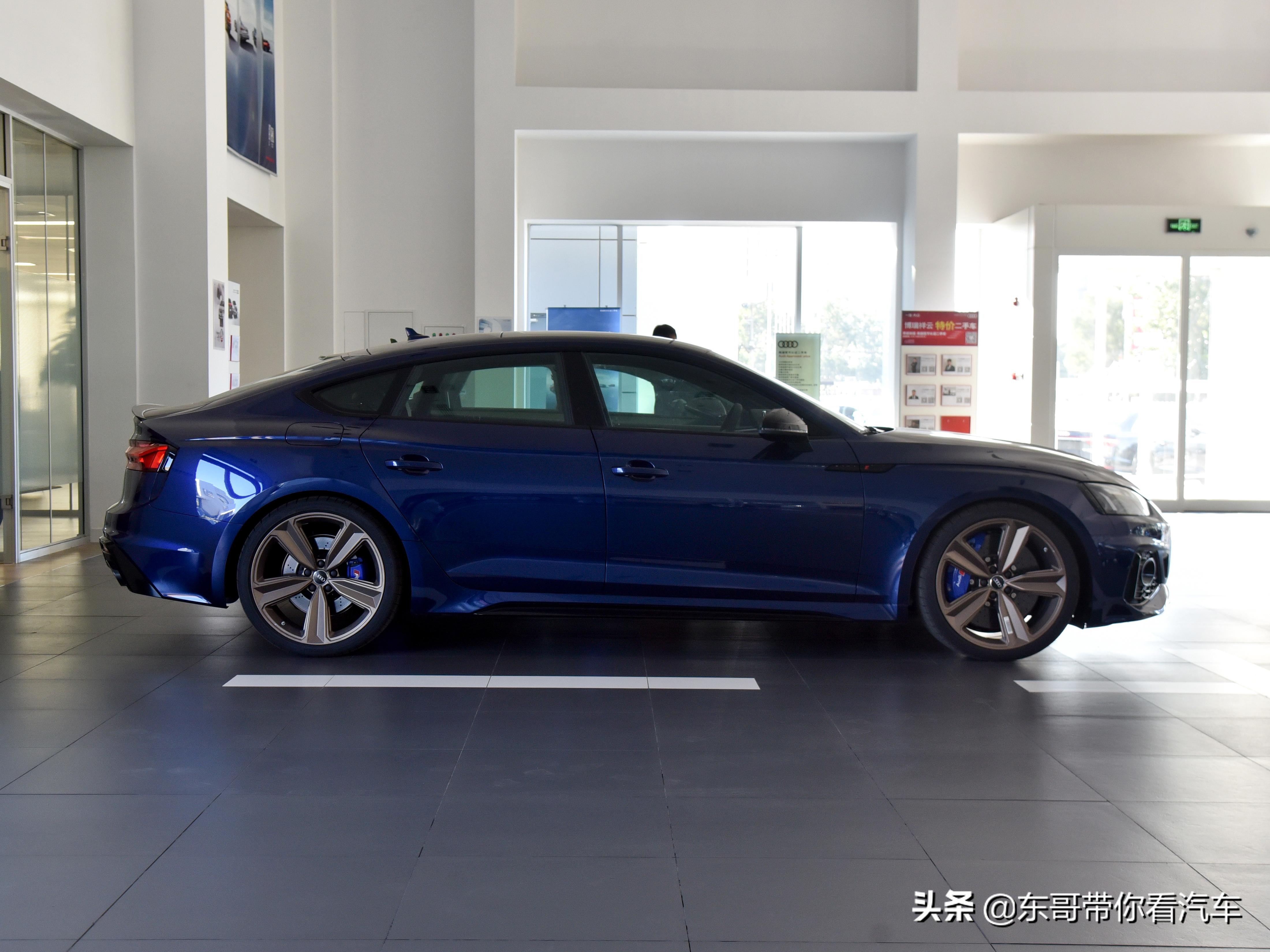 超强四驱配座椅按摩，原装进口高端性能豪华轿车，实拍奥迪RS 5