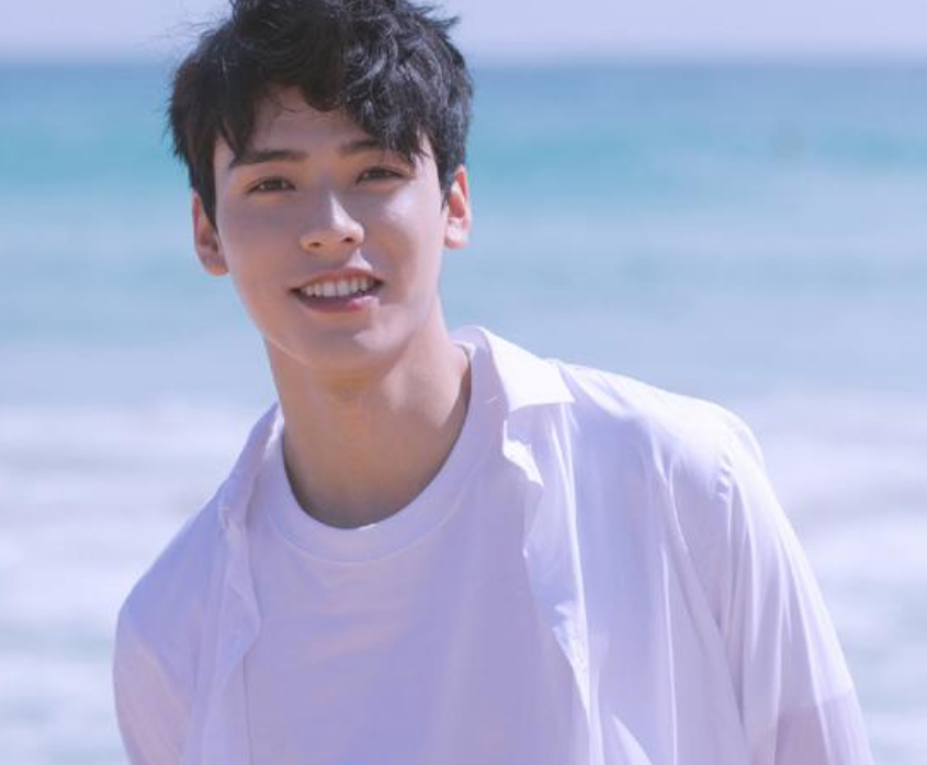 北外学霸校花走红网络，长相神似“贝微微”，颜值才华集于一身