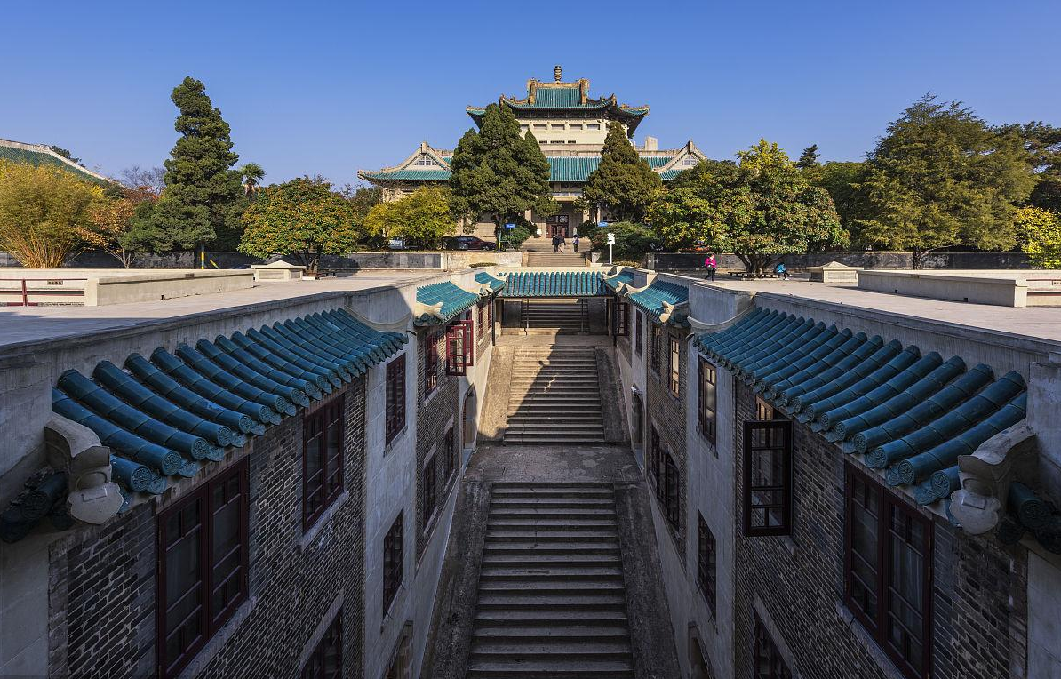 我国“文科大学”排行曝光，清华遗憾排在第六，武大名次很抢眼