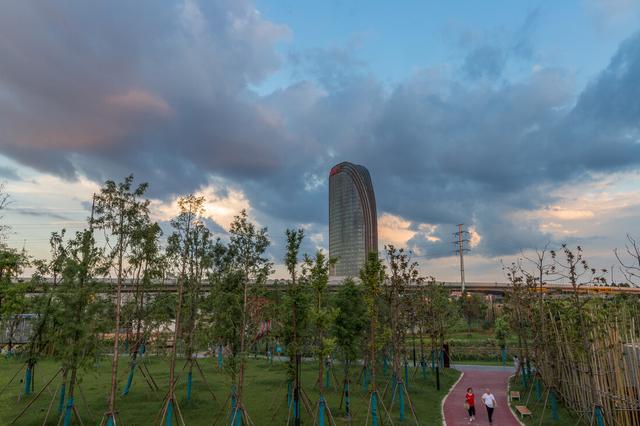 武汉新添一所学校，耗资3.7亿占地4.7万平方米，可提供1500个学位