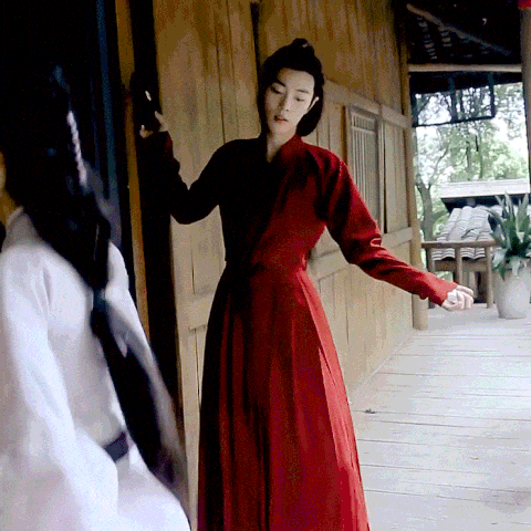 24岁“高龄”参加素人选秀，3年后出圈，2019年是肖战霸屏的一年