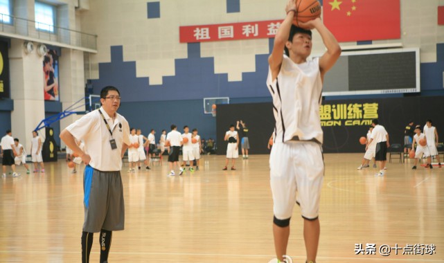 胡卫东为什么去nba(胡卫东当年为何会被称为“中国乔丹”？如今50岁的他致力于青训)