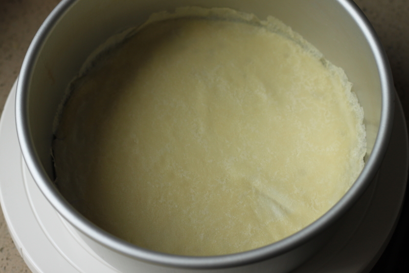 网红店60多一小片的千层蛋糕，有不粘锅和一个爱动的小朋友就能做