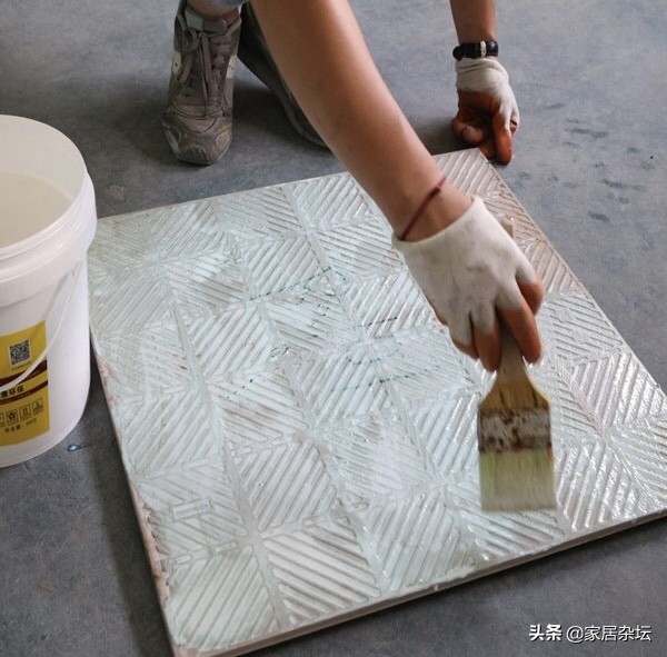 瓷砖胶和瓷砖背涂胶，具体是如何使用的？二者有何区别？看看这些