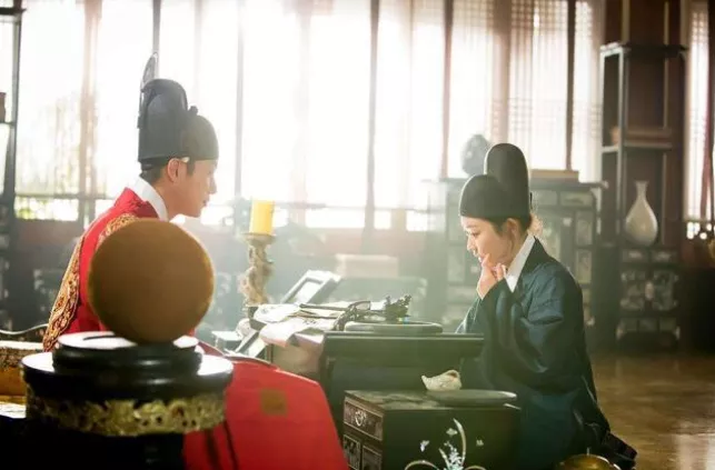 10部超甜奇幻韩剧：穿越、鬼上身、外星人、灵魂互换，真好看