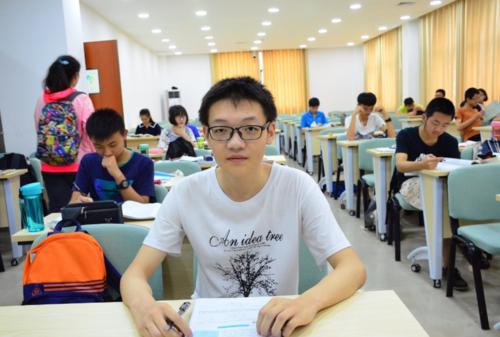 江苏录取数据已公布，本科录取率高达55.7%，背后原因太无奈