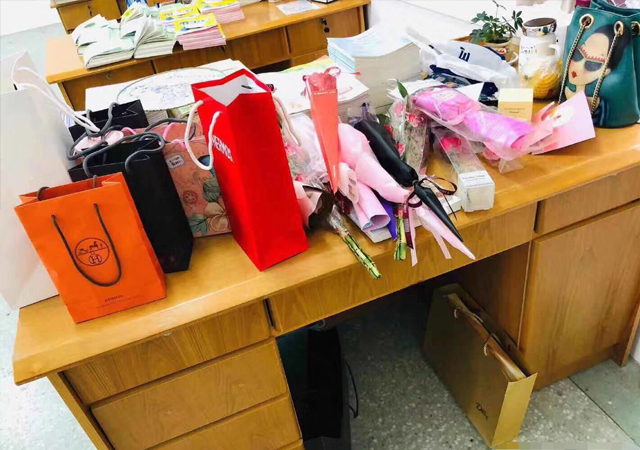 送老师什么礼物好实用的又不贵（教师节可以送老师什么东西比较实用）