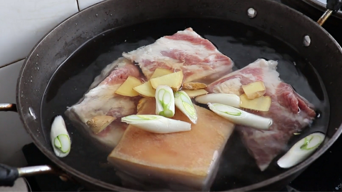 炸扣肉怎样做才起泡？教你详细做法，简单快速又解馋，先收藏了