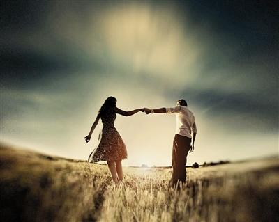 我累了，好想你抱抱我