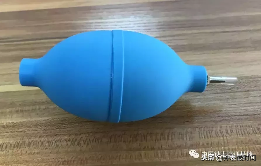 开一家钟表维修店需要什么？