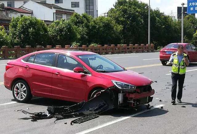 10万二手车与10万新车，哪个更好？怎么买车才不吃亏？