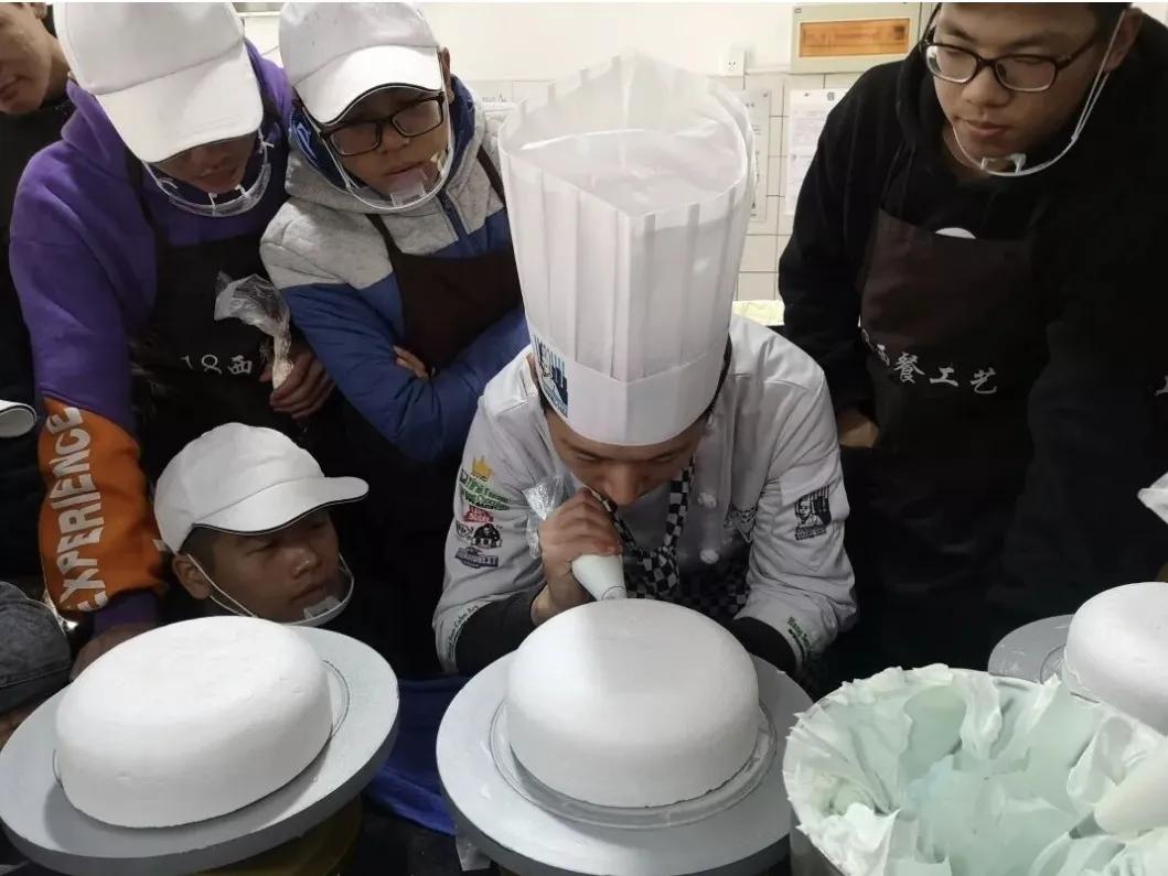 精致又浪漫，做高逼格干饭人！走进舌尖上的专业—西餐工艺专业