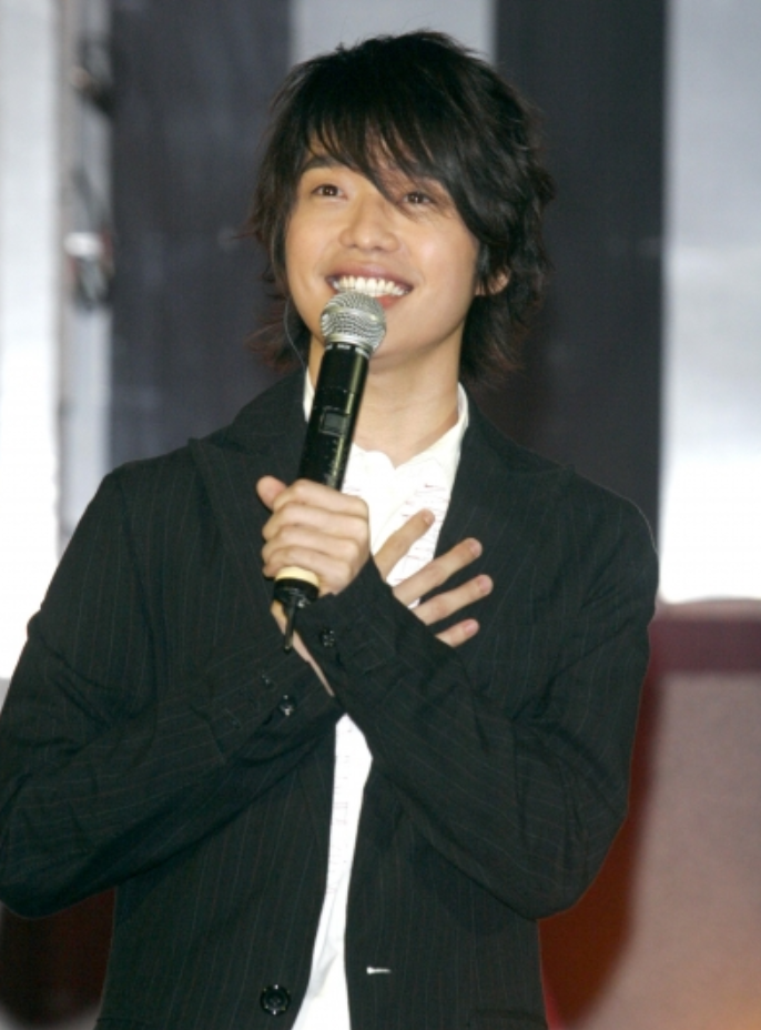 退学替家人还债，一首歌红遍大江南北，张栋梁为何在巅峰时隐退？