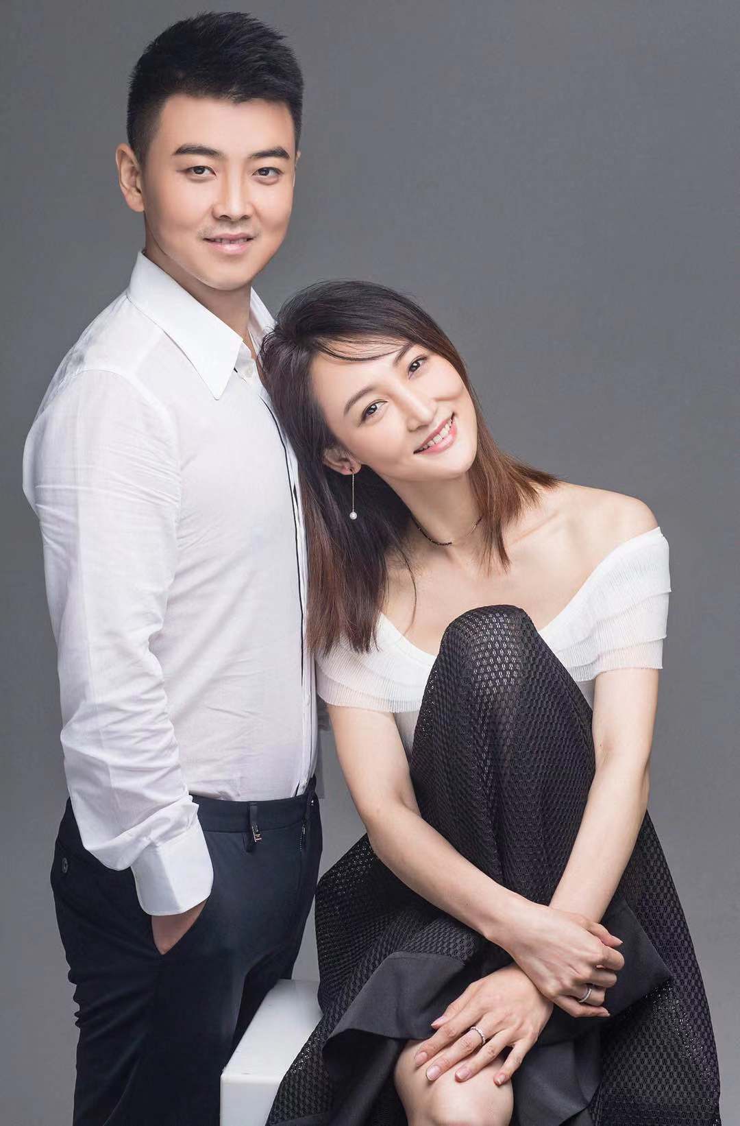 王皓妻子(王皓妻子晒照,她嫁给王皓7年了,依旧是国乒媳妇中最漂亮的一