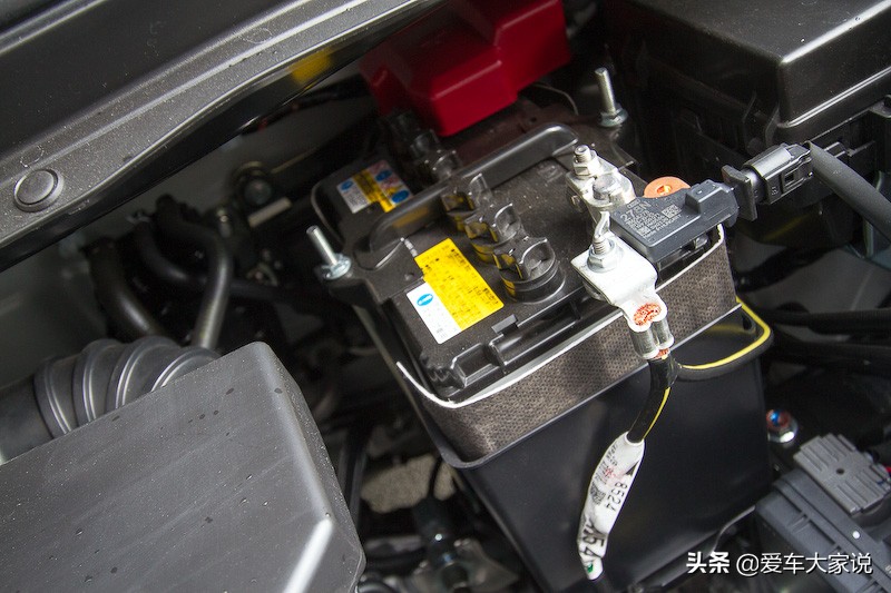 汽车电瓶真的需要定期更换吗？老司机：我的用6年了都没换