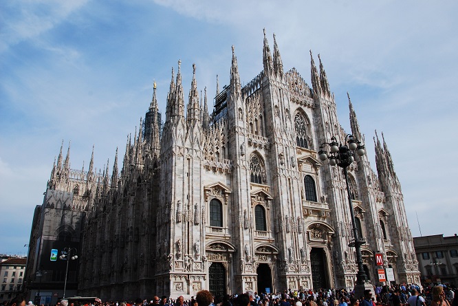 发轫于混沌，受任于宗教：中世纪欧洲大学如何推动城市化进程？