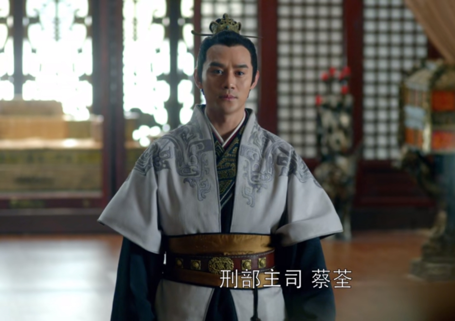 琅琊榜：靖王真像梅长苏所说“愚蠢没脑子”？我们都被这话给骗了