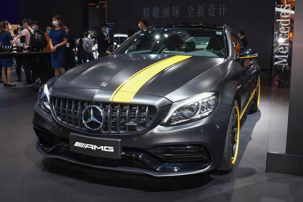 日前,奔驰官方宣布,旗下新款梅赛德斯-amg c 63轿跑车正式上市,售价为