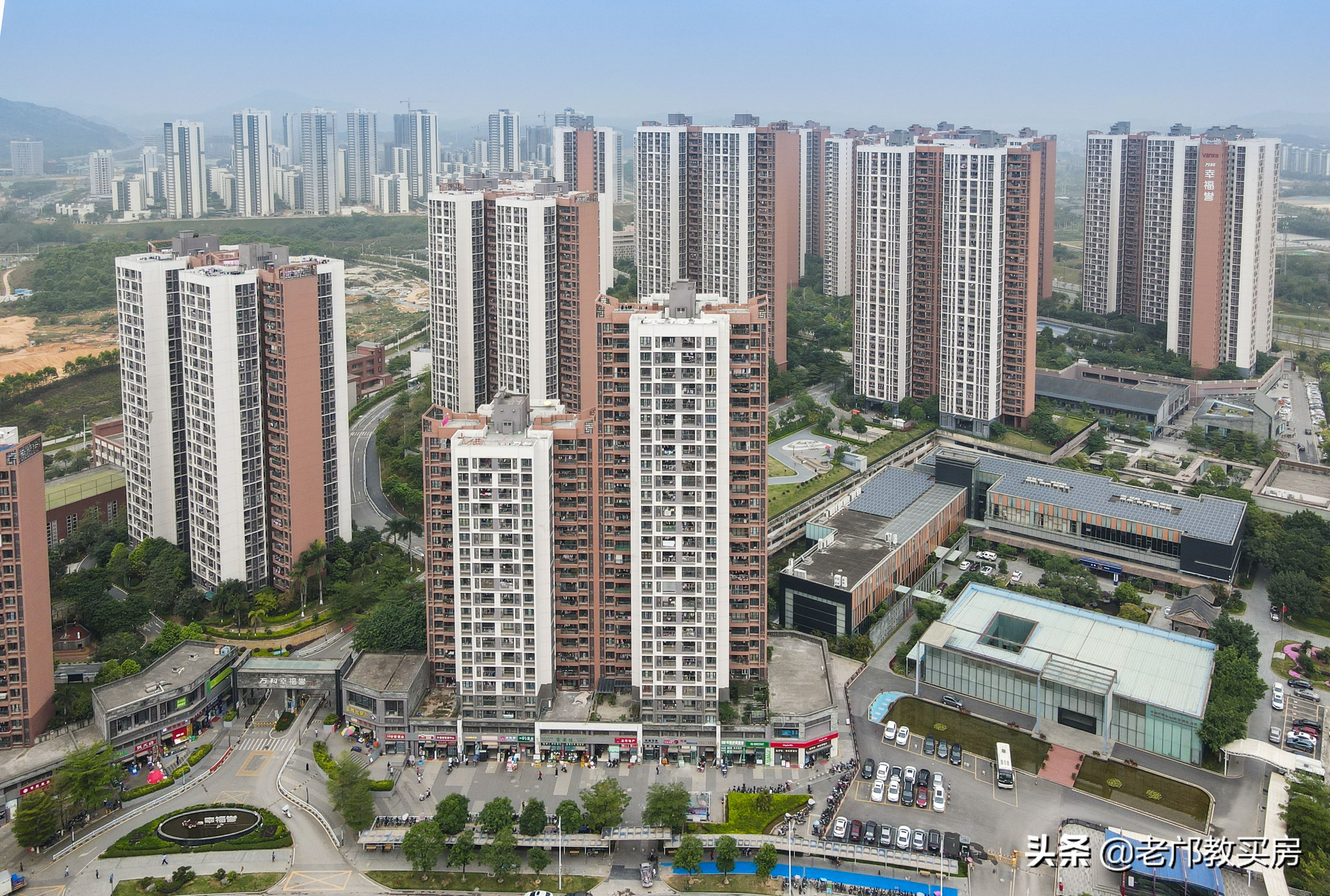 山那边的蓝精灵知识城，过着快乐的生活吗？