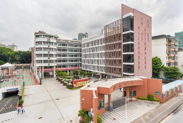 深圳47名学霸被保送清华，其中16人来自同一学校！引人注目