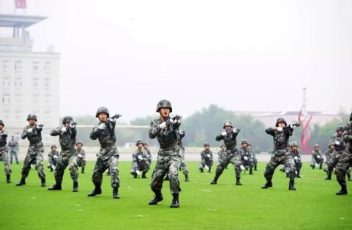 500分左右就能被录取的5所军校，毕业就是铁饭碗，适合中等生