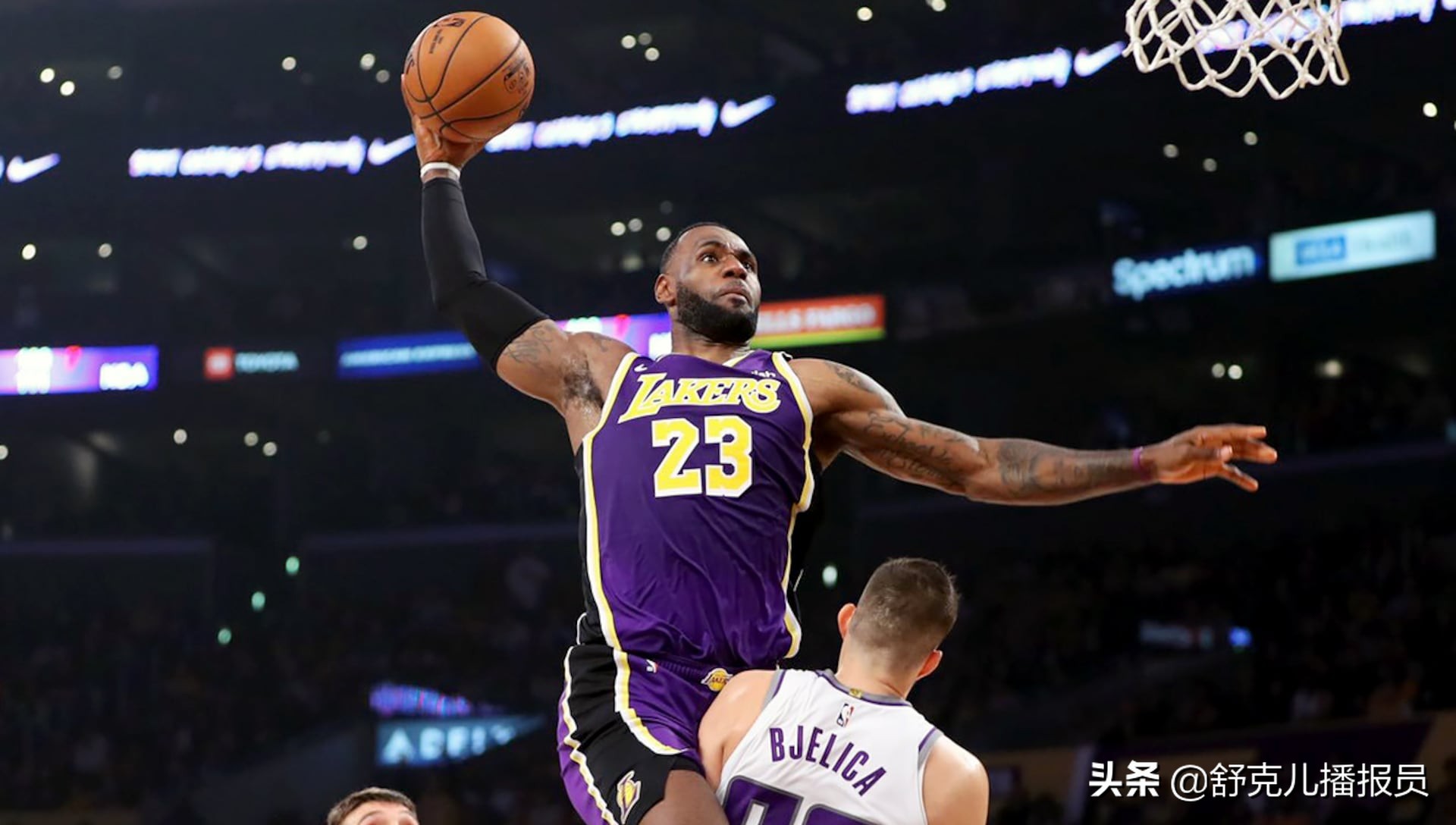 nba史上哪些精彩扣篮(NBA历史八大实战扣篮最强巨星：钟表抡扣威尔金斯，天外来客UFO)