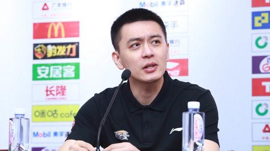 辽宁cba为什么用替补(辽宁男篮战胜山东，辽宁为什么替补打首发？杨鸣霸气地说出原因)