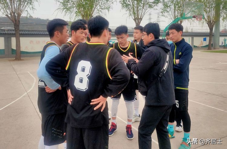 挥洒汗水，放飞青春—泾川县第三届中小学生运动会侧记