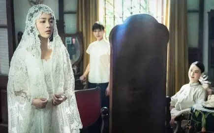张爱玲《第一炉香》:女人一生,最不该犯的三个错误