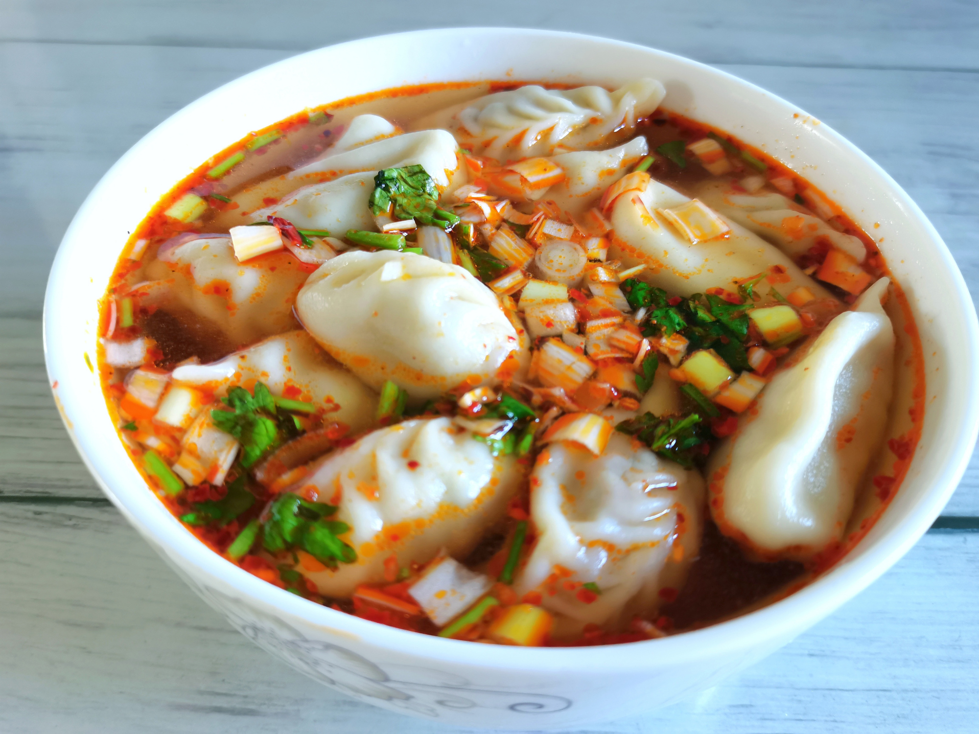 肉嫩多汁,味道鲜美,有香菇的鲜香味,我家人喜欢吃带汤饺子,几乎每次吃