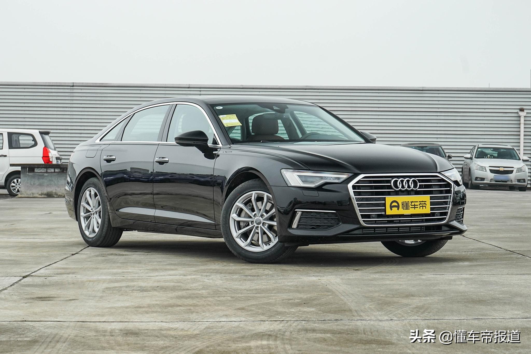 新车 </p><p>　　 2022款奥迪A6L上市，售41.98万元起，部分车款价格调整