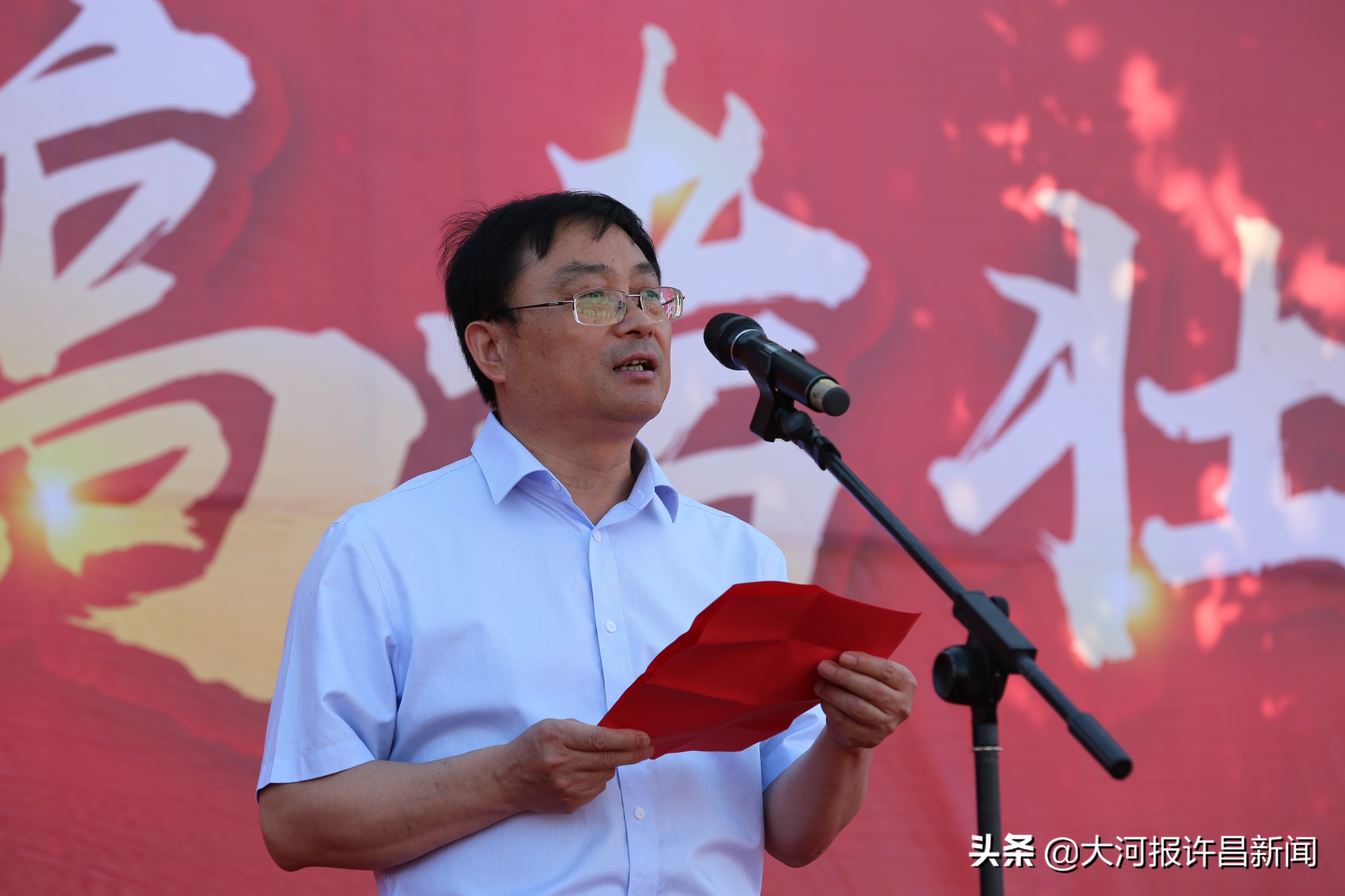 高考壮行会，校长坦言祖国是考生最大的后盾