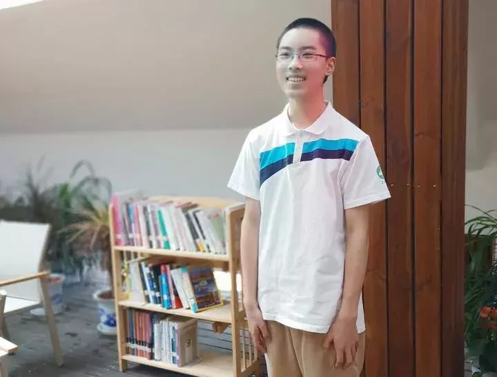 杭二中男生拿了全国竞赛第一，已经签约北大！比赛解剖一只蝗虫？