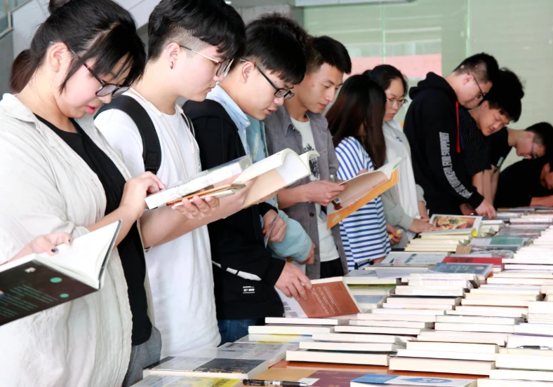 民办本科学费超两万，公办专科只要四千，两者之间有哪些区别？