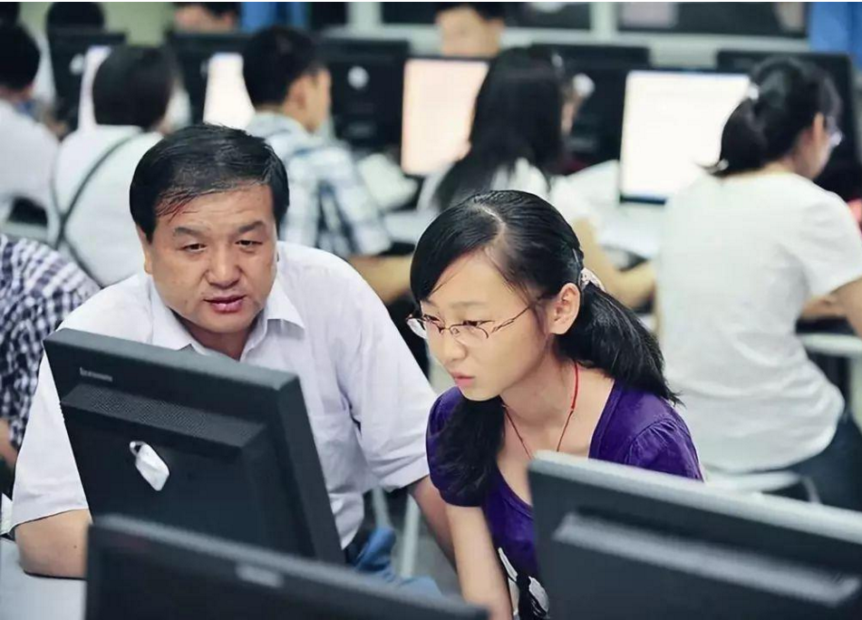 大学里“烧钱”的专业，含金量低、就业难，经济条件差的学生慎选