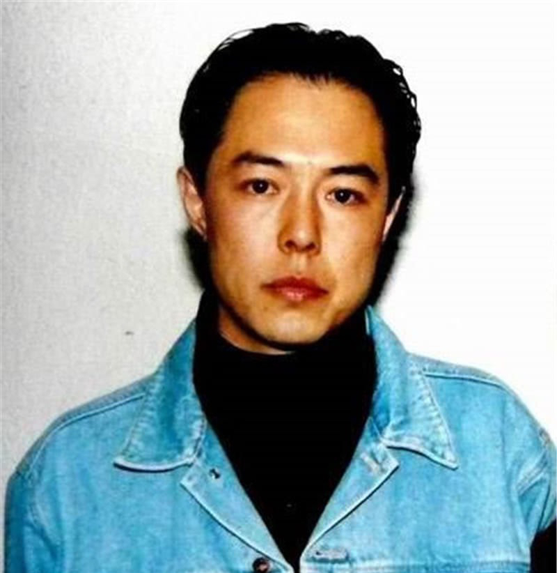 “风流皇帝”张铁林：9个女人3个孩子，他是如何渣完一个又一个？