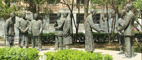 山东“超大”高校：占地8000余亩，坐拥8大校区、30个食堂，京沪高铁直通！