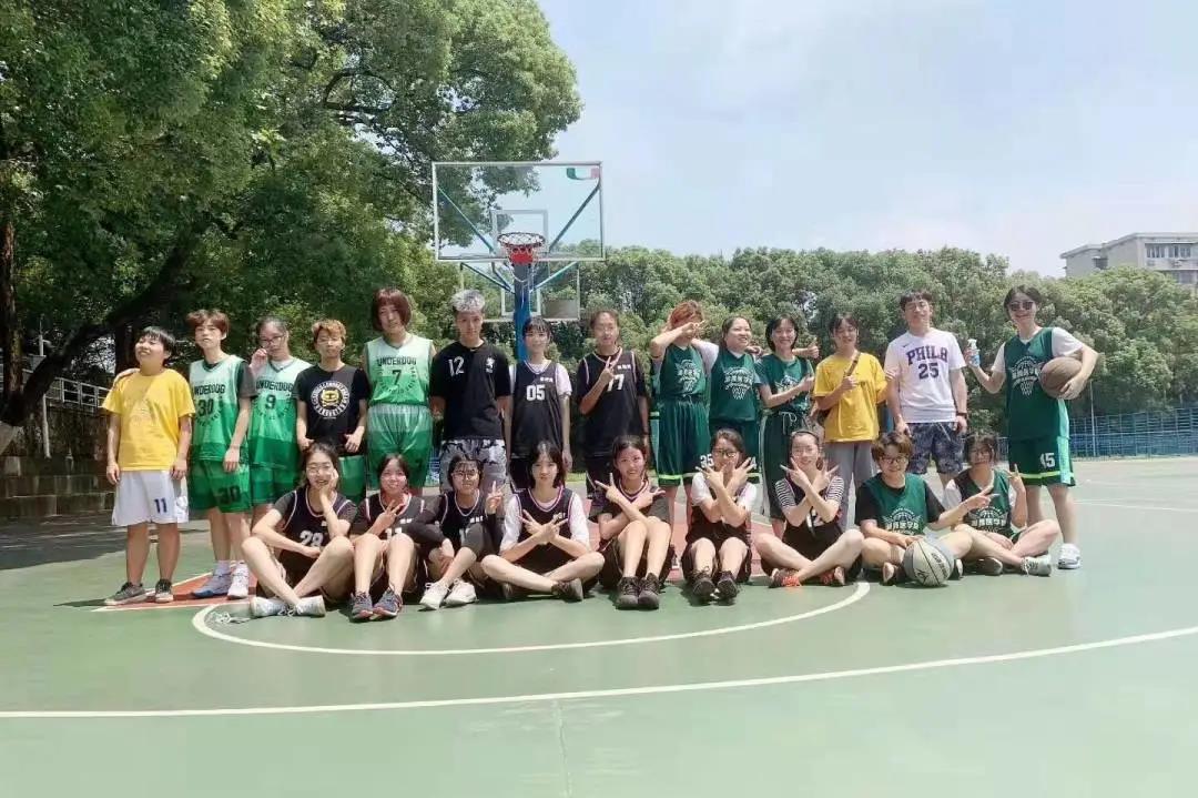 她是甜美湖南妹子，也是