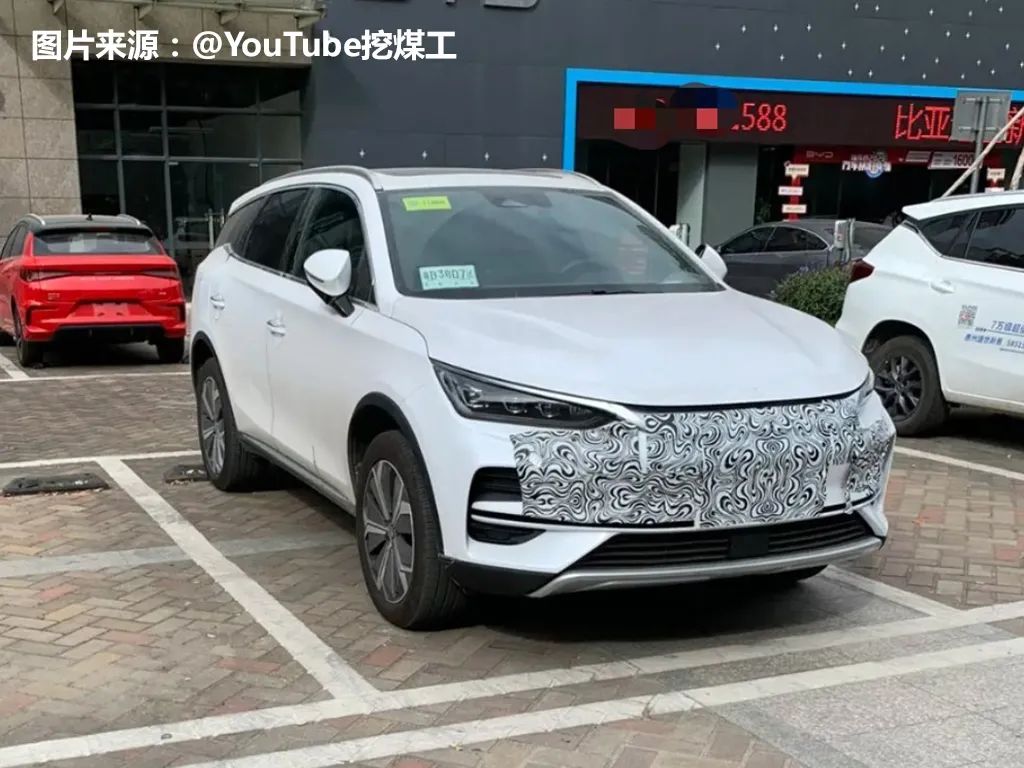 奥迪新款e-tron谍照曝光；Polestar极星5侧面官图公布