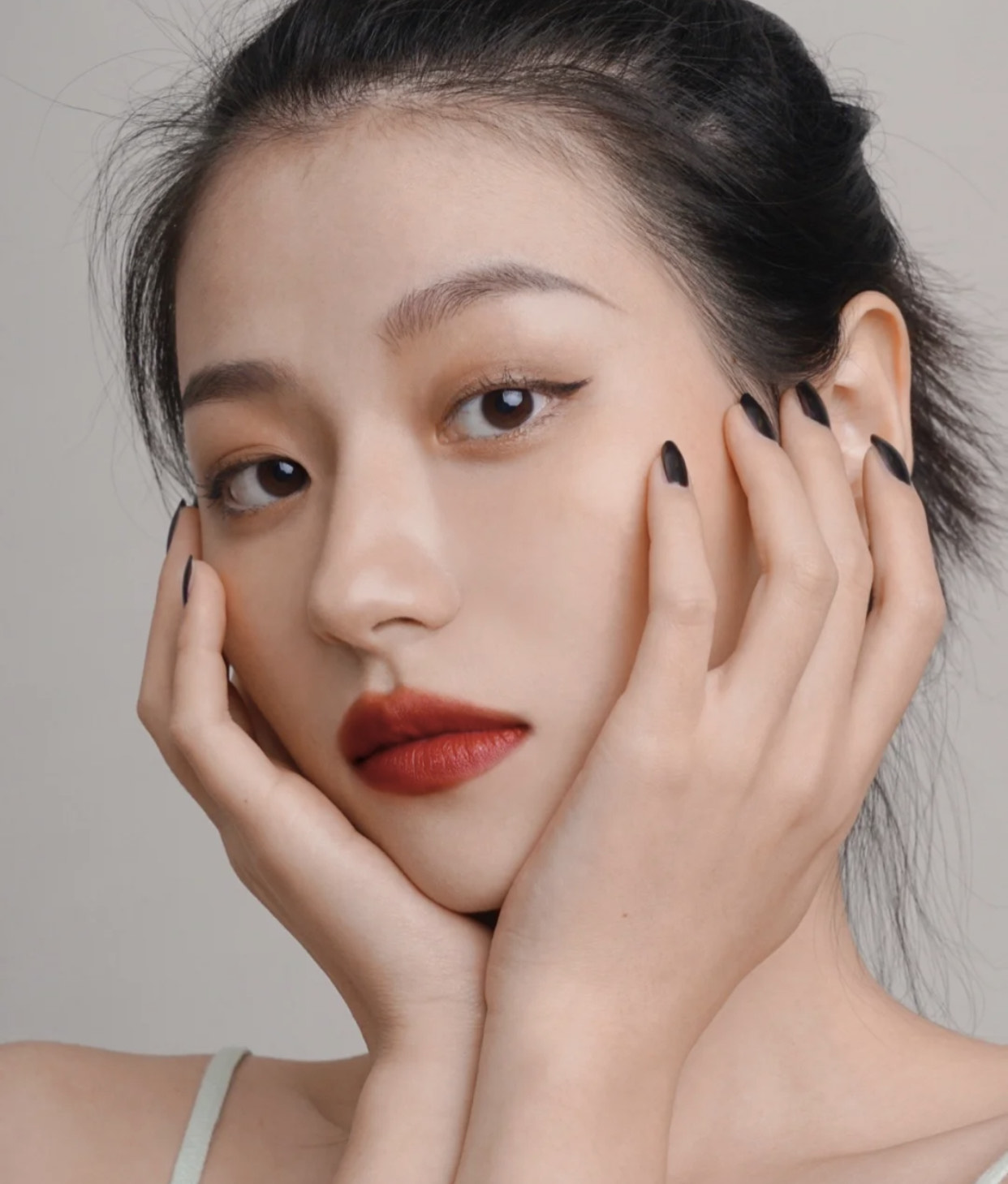 雅诗兰黛全线产品中，值得用的不是小棕瓶，而是这四款